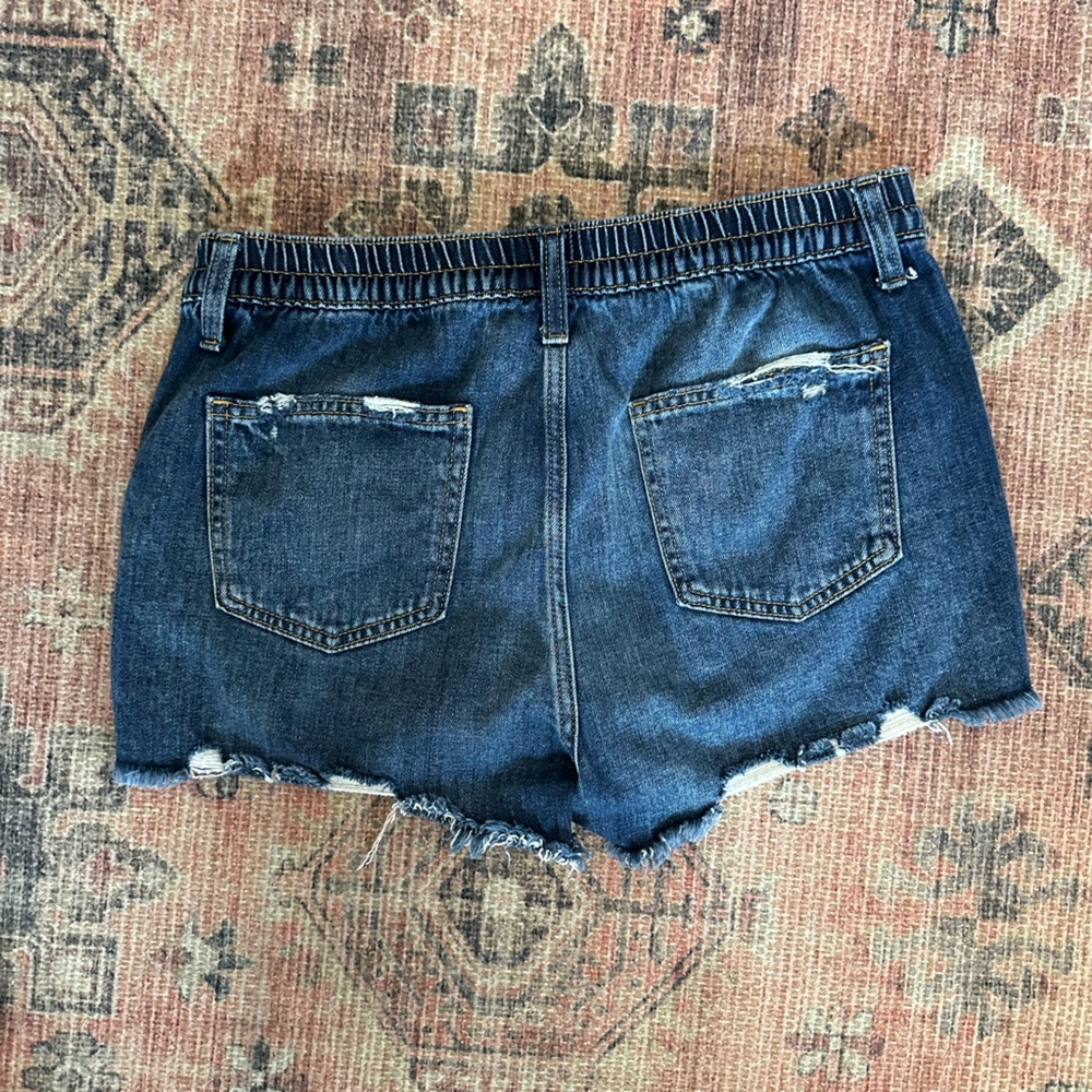 LIKE NEW Aerie Daydream Denim Short - Picture 2 of 6